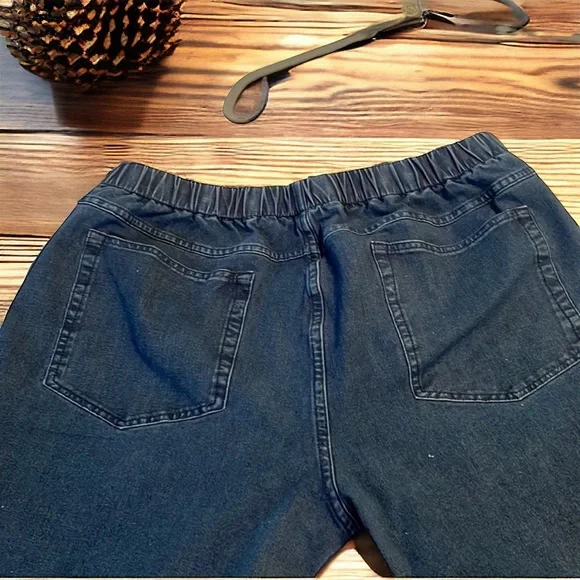 Isaac Mizrahi jeans 22WP dark wash stretch waist boot cut faux fly pull on - Picture 5 of 15